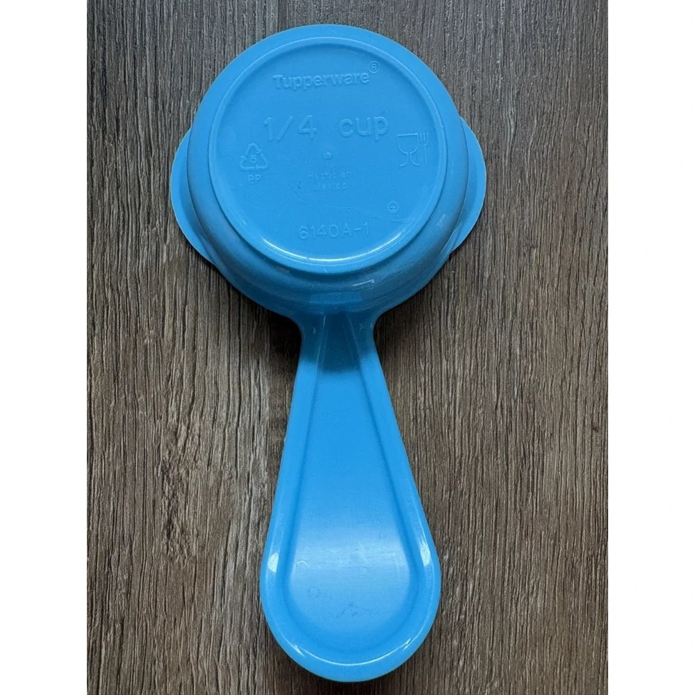 Tupperware Measuring Cups Blue Curved Handles Embossed Set Of 5 Hard To‎ Find